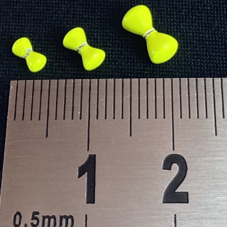 Yeux laiton pleins chartreuse clair