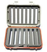 Boite mouche étanche 4 faces fentes taille moyenne 672 mouches